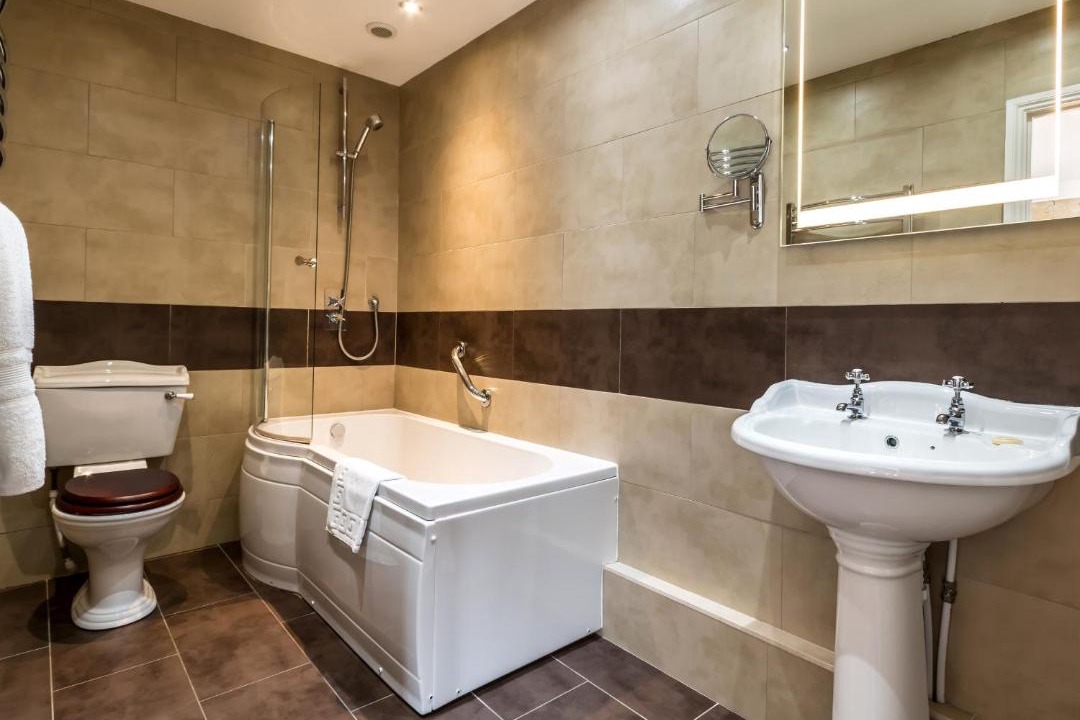 Photo of Others in Elton