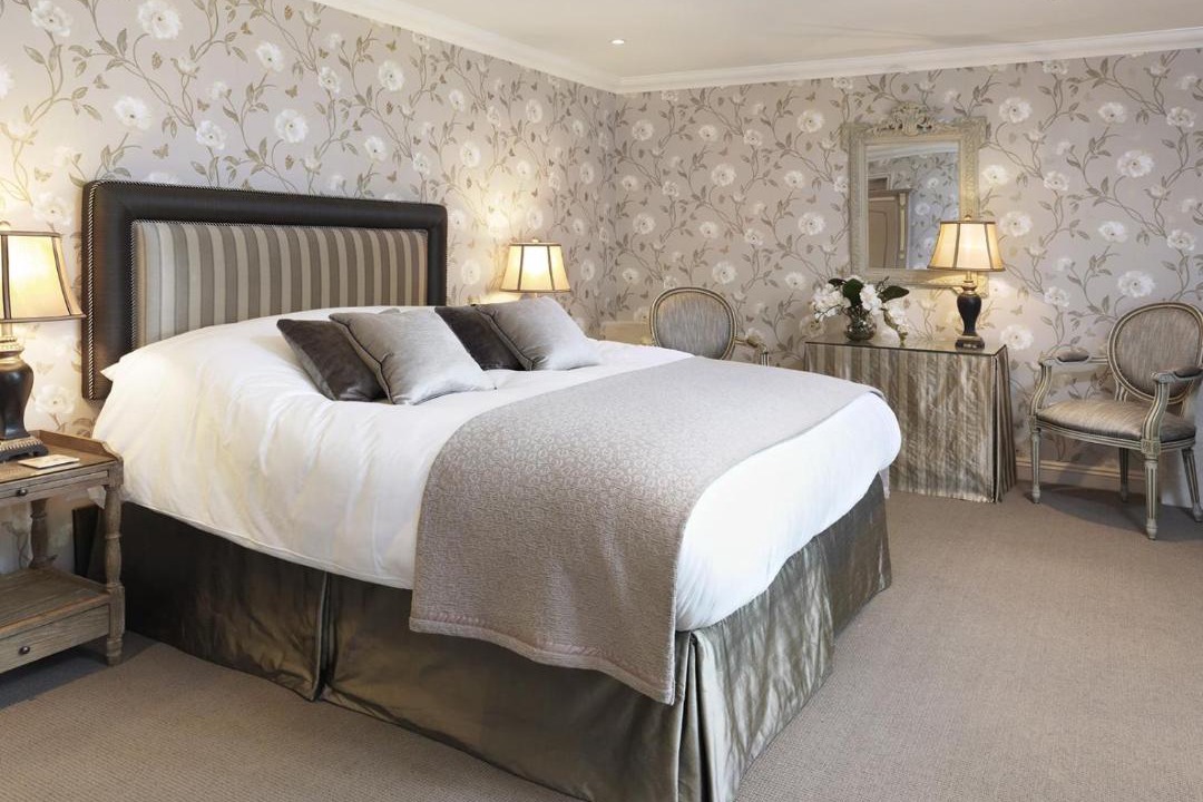 Photo of Others in Elton