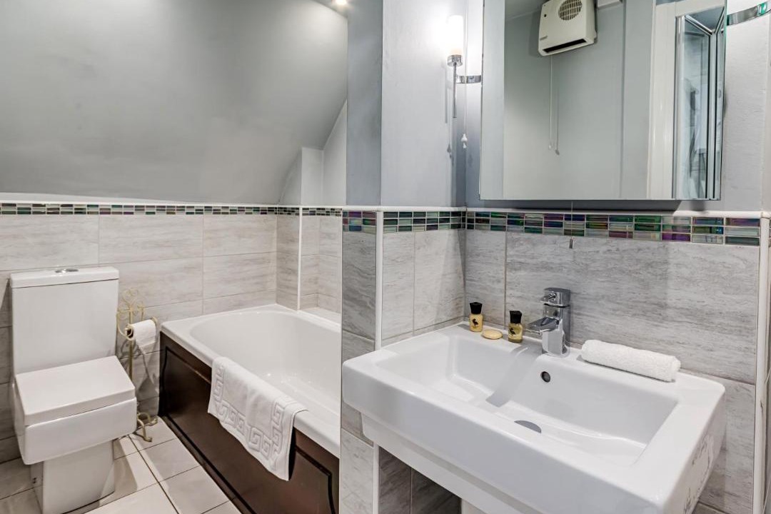 Photo of Others in Elton