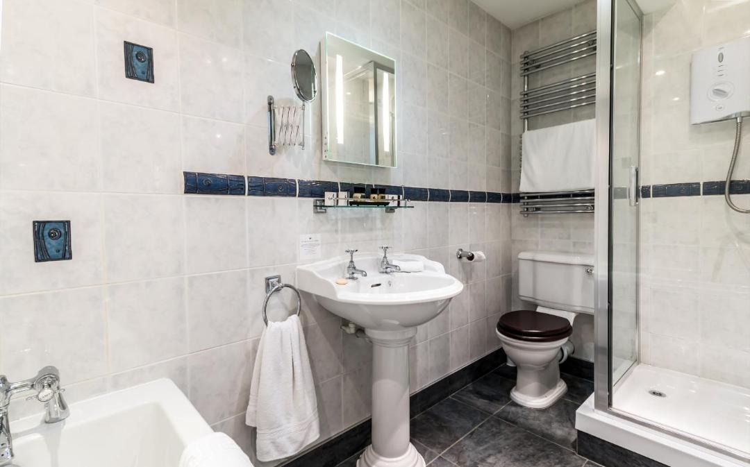 Photo of Others in Elton