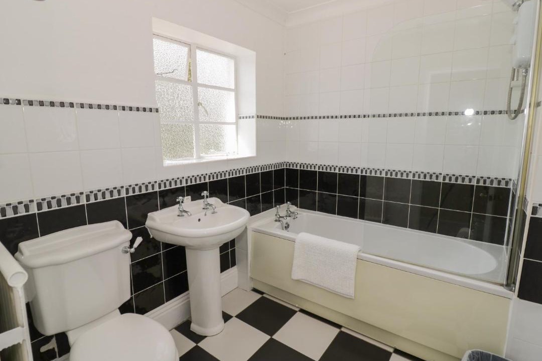 Photo of Bathroom in Hawbridge