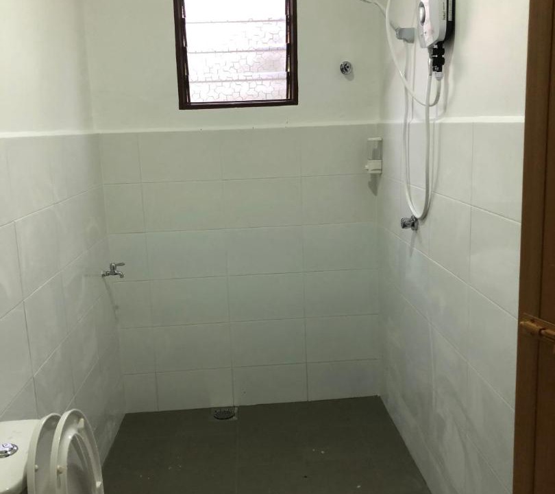 Photo of Bathroom in Air Kuning
