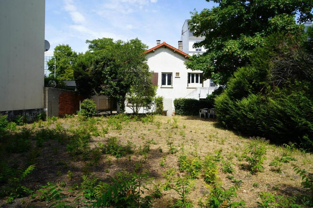 Photo of Buildings in Puteaux