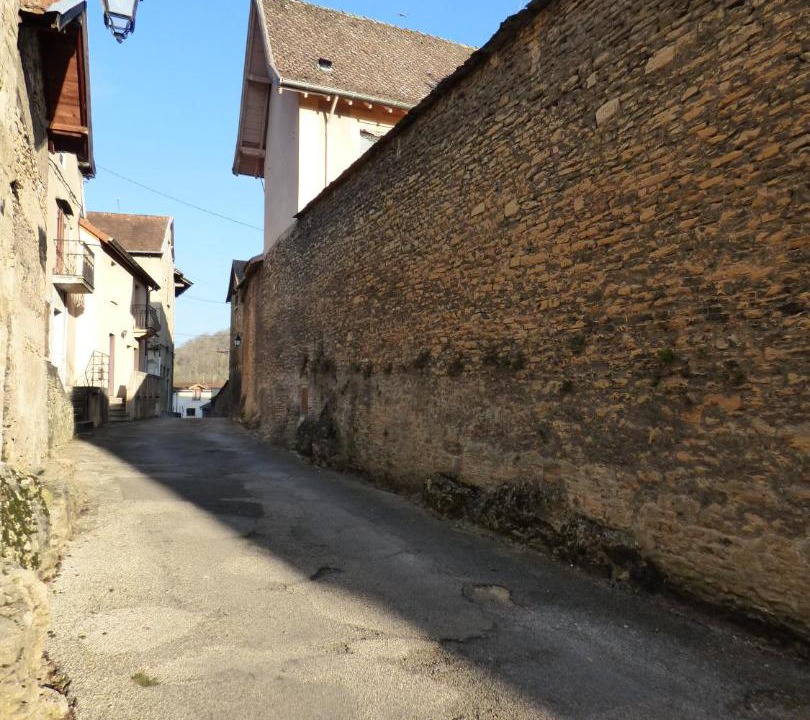 Photo of Buildings in Cremieu