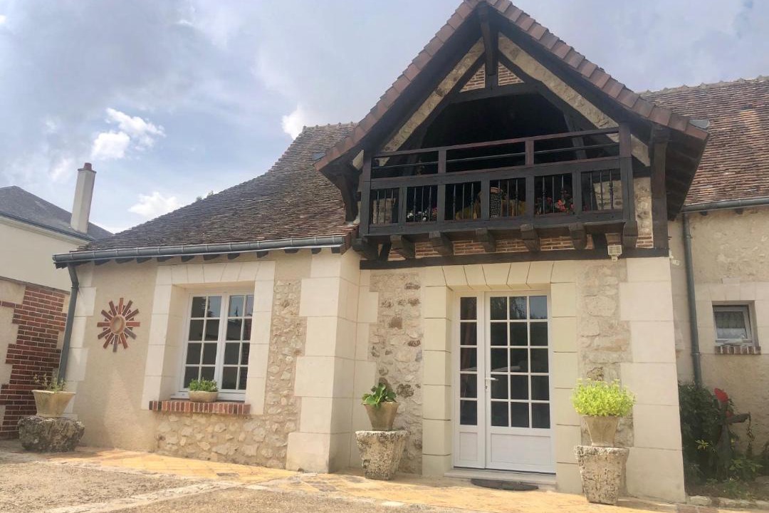 Photo of Others in Naveil