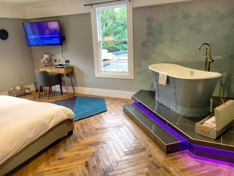 Photo of Others in Newbattle