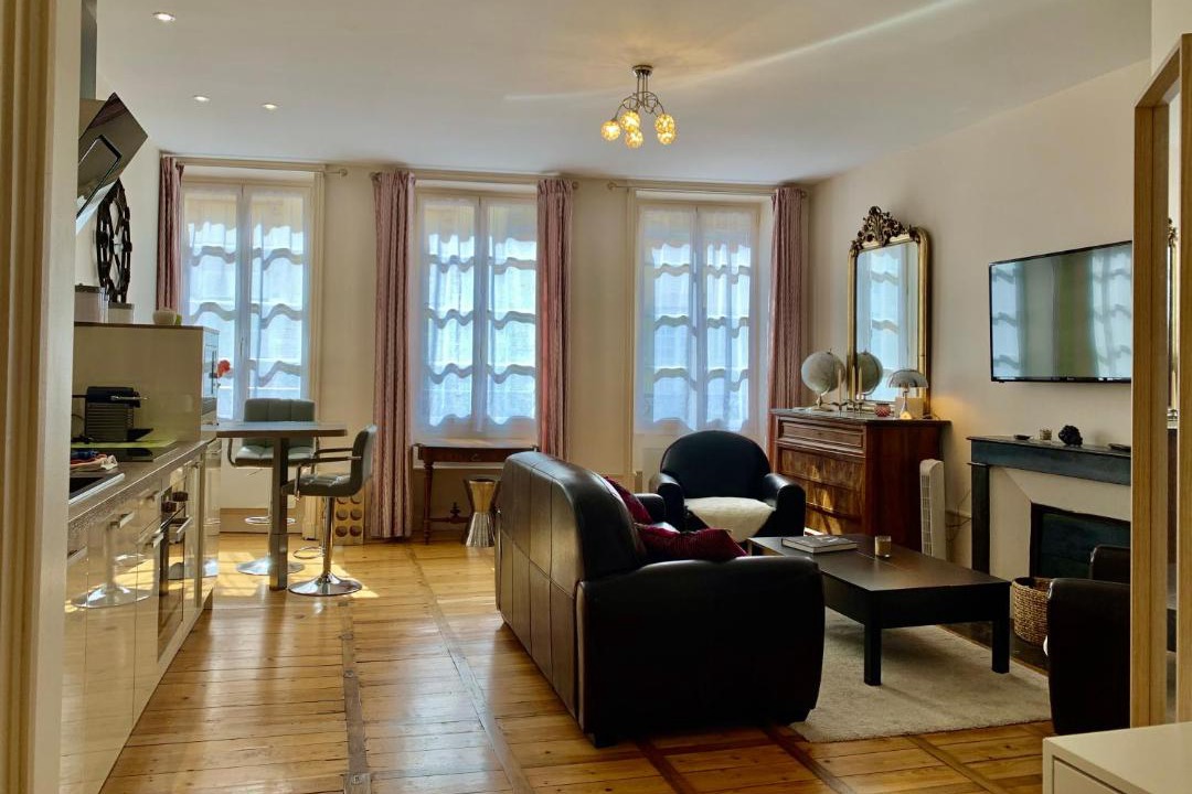 Photo of Livingroom in Beaune City Centre