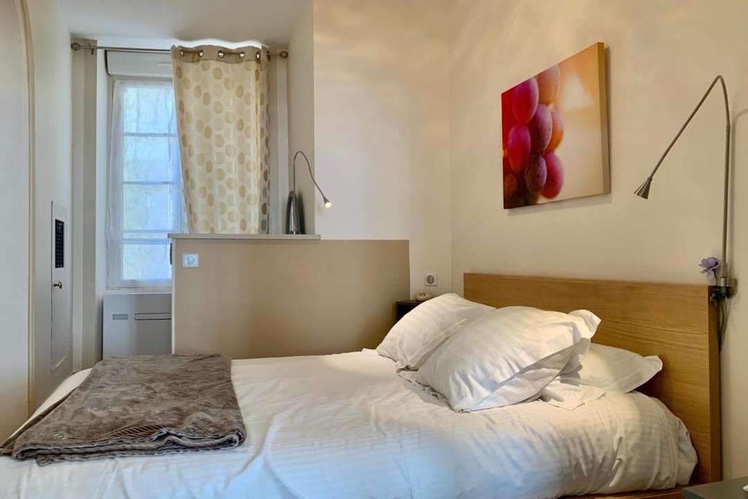 Photo of Bedroom in Beaune City Centre