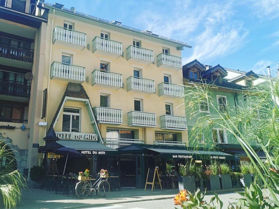 Photo of Others in Thones