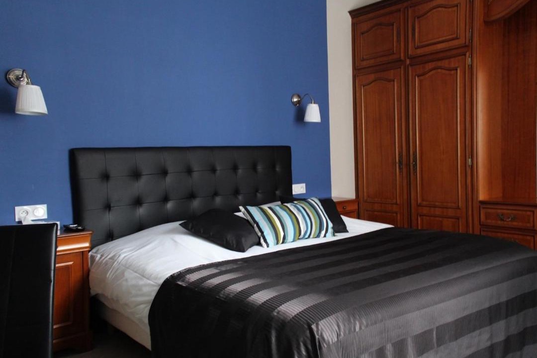 Photo of Others in Lens