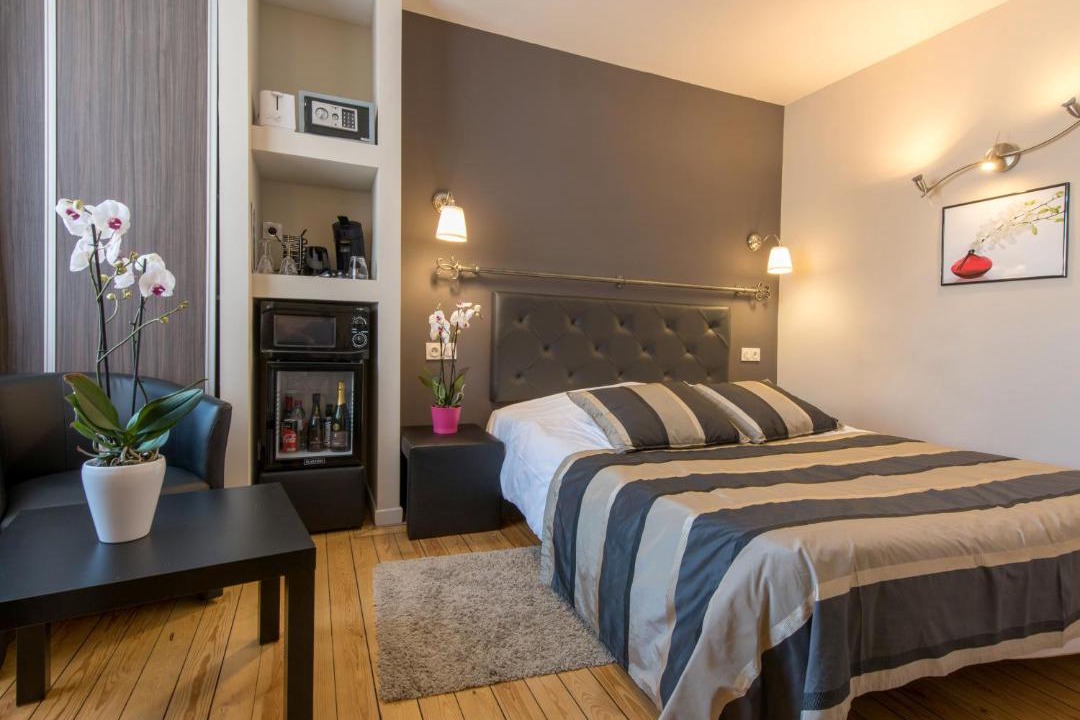 Photo of Others in Lens