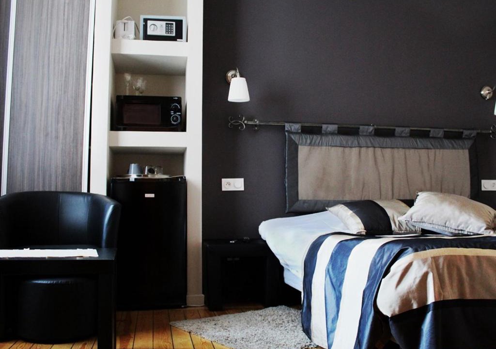 Photo of Others in Lens