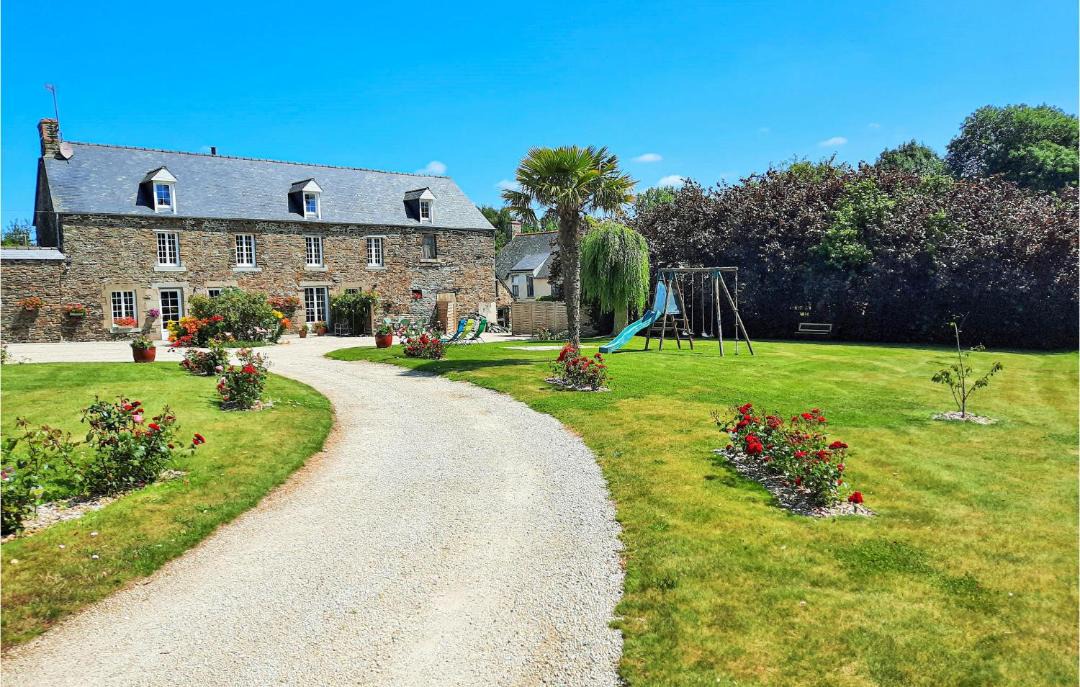 Photo of Others in Roz-Landrieux
