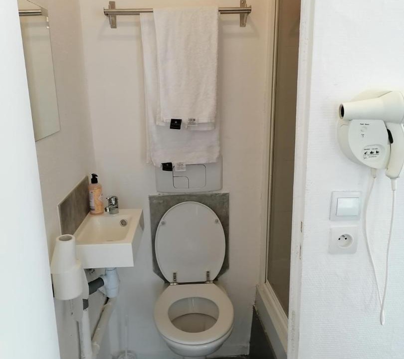 Photo of Bathroom in Decize