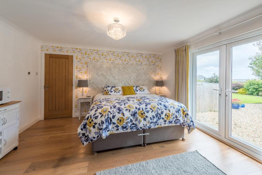 Photo of Others in Saint Gennys