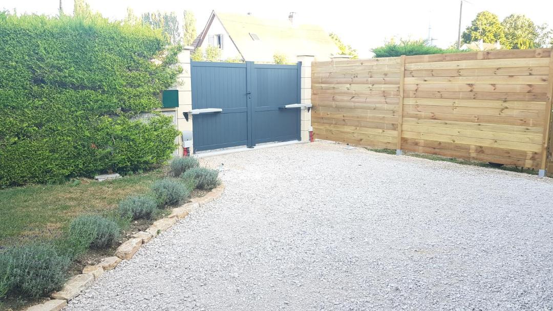 Photo of Buildings in Ruffey-les-Beaune