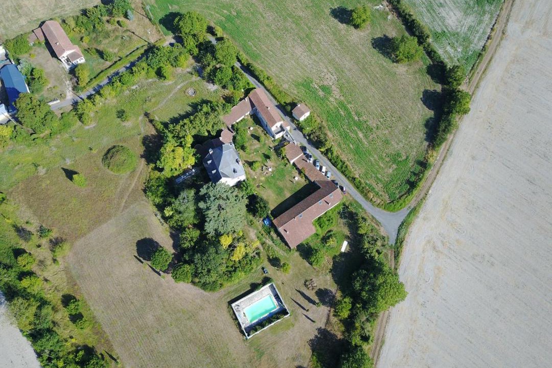 Photo of Others in Saires