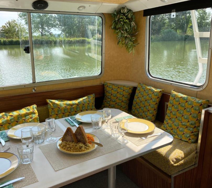 Photo of Livingroom in Saint-Symphorien-sur-Saone