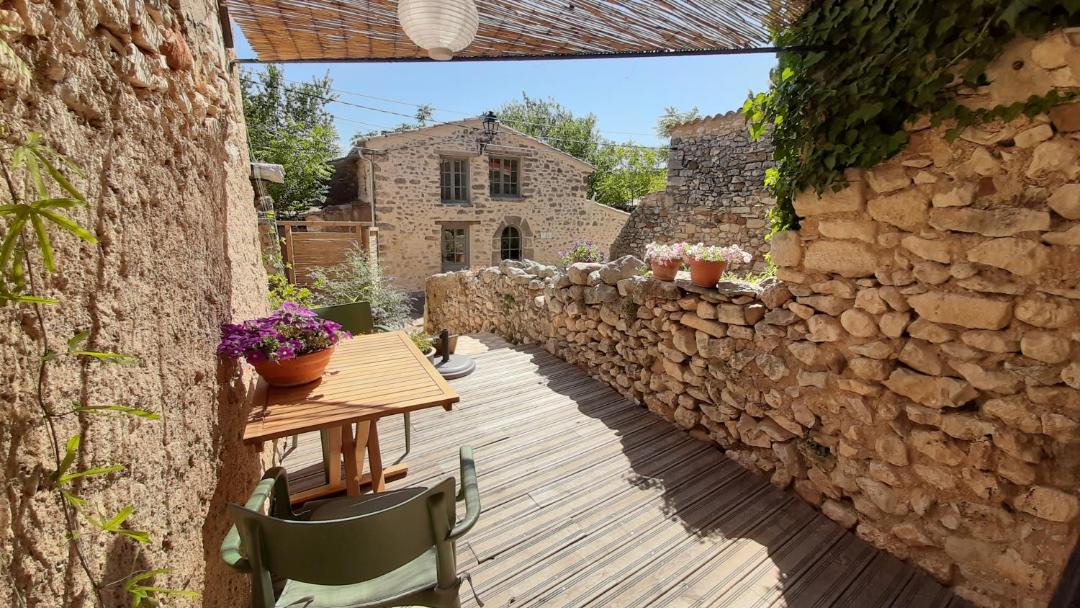 Photo of Patio Balcony in Rustrel