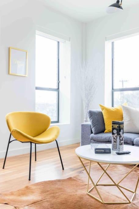Photo of Livingroom in Turtle Creek