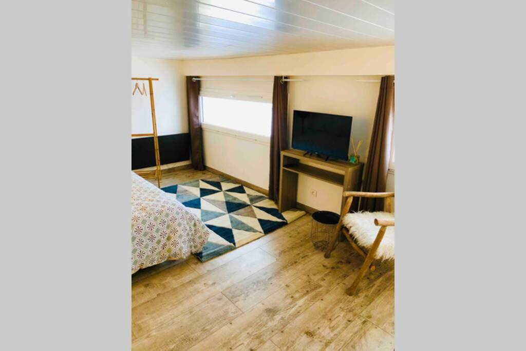 Photo of Bedroom in Gap