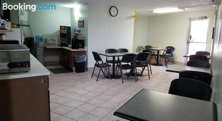 Photo of Livingroom in Guymon
