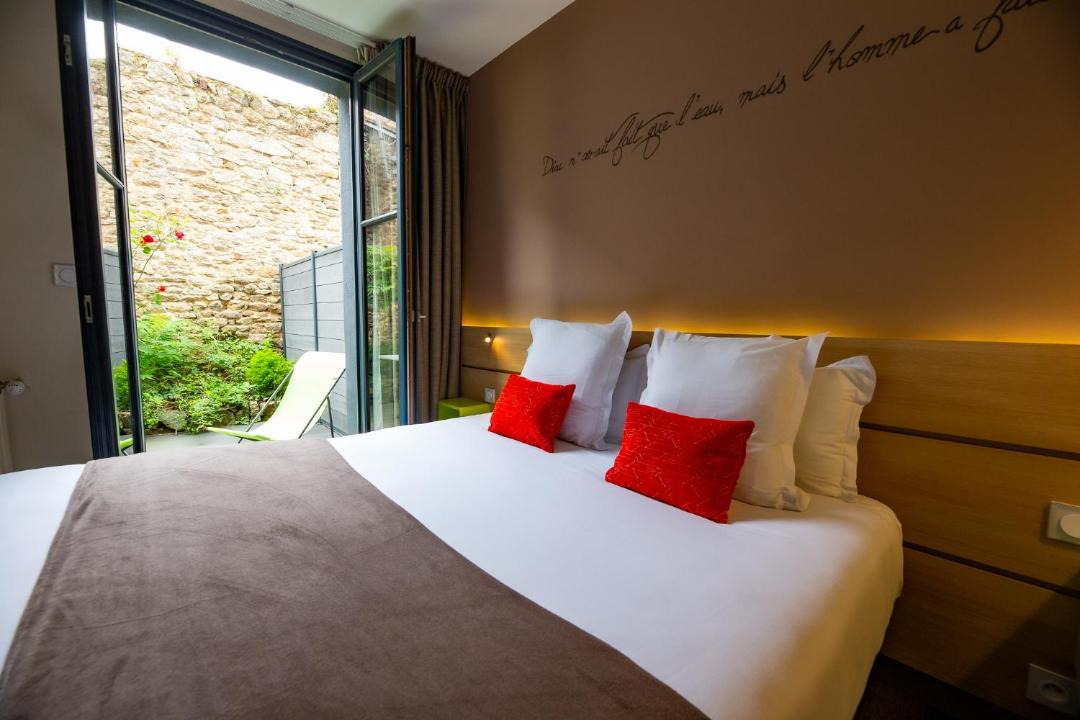 Photo of Bedroom in Dinan