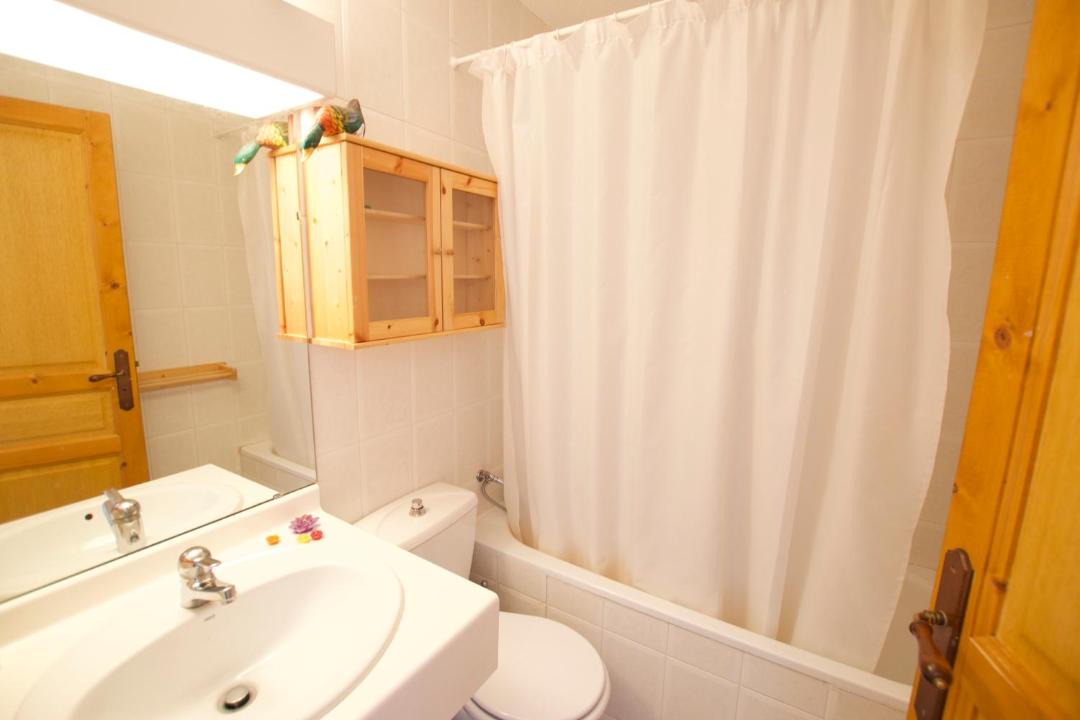 Photo of Bathroom in Enveitg
