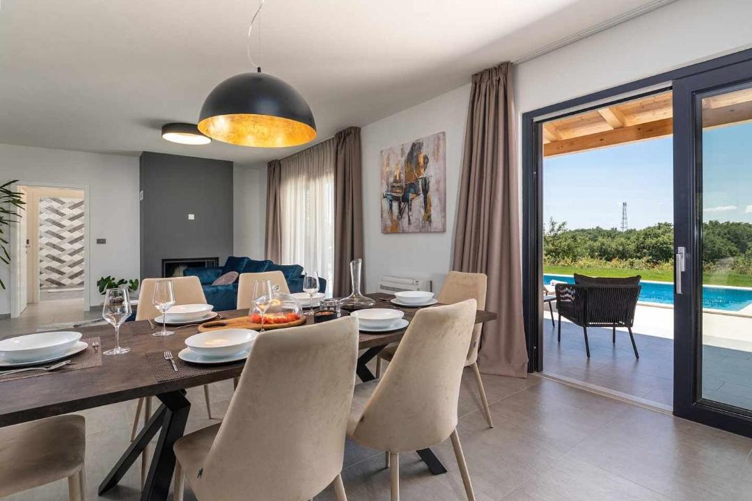 Photo of Livingroom in Tinjan