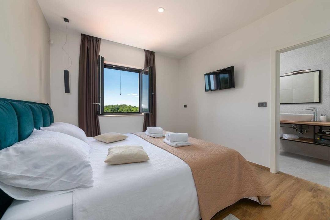 Photo of Bedroom in Tinjan