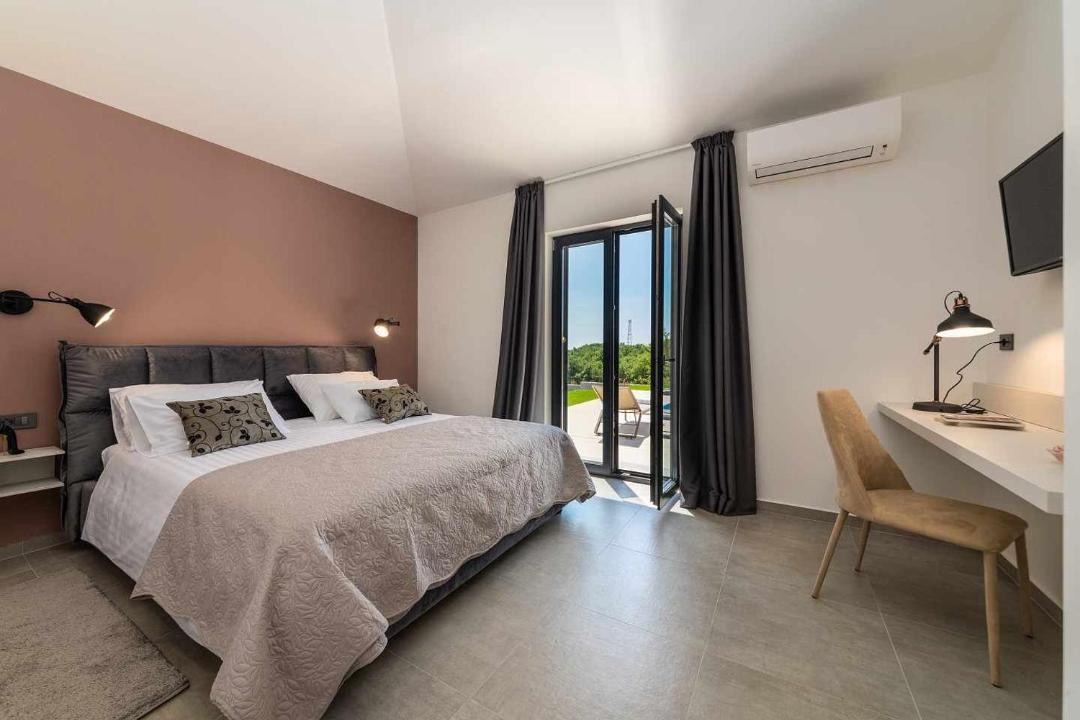 Photo of Bedroom in Tinjan