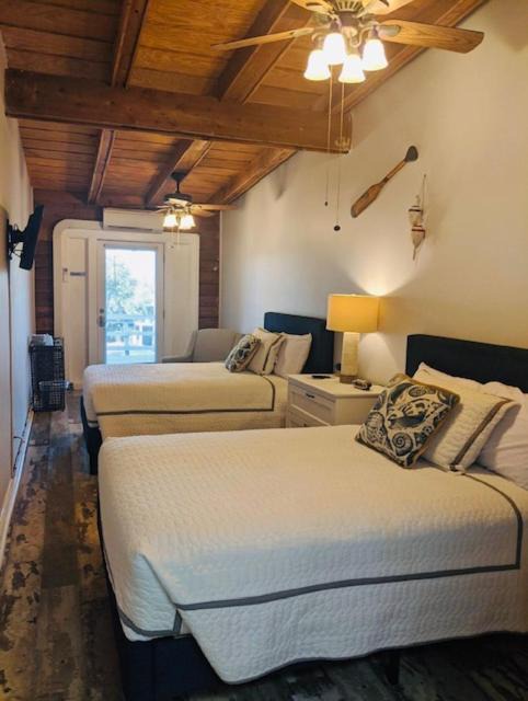 Photo of Others in Darien