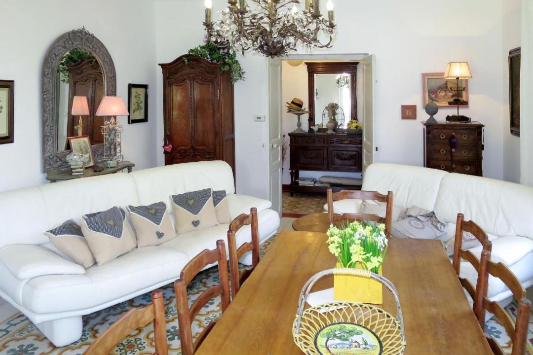 Photo of Others in Galeria