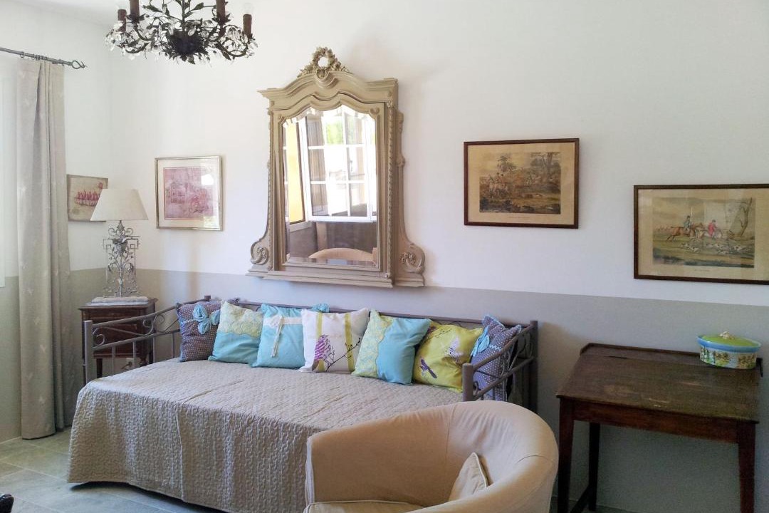 Photo of Others in Galeria