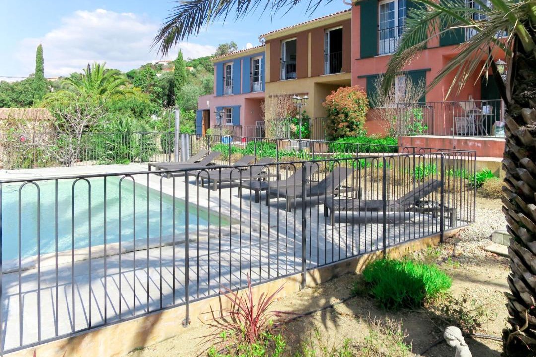 Photo of Others in Galeria