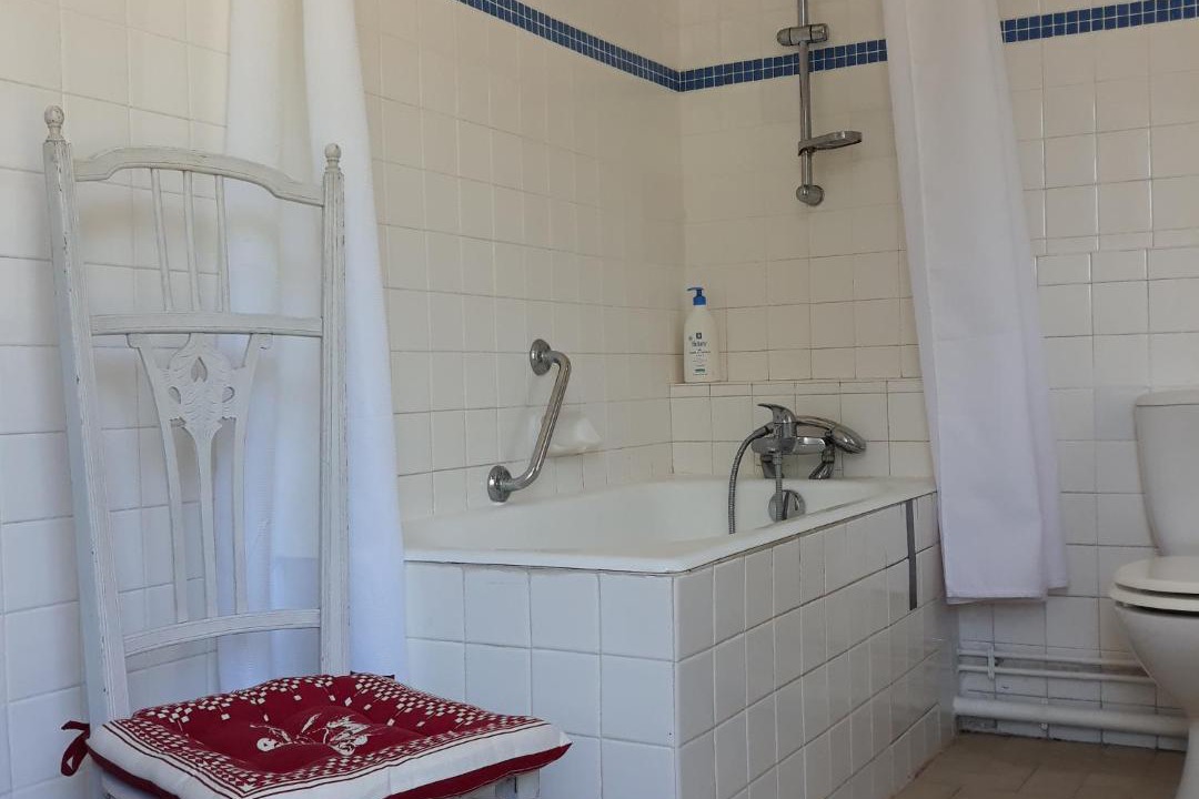 Photo of Bathroom in Rouziers-de-Touraine