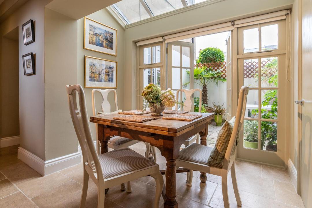 Photo of Livingroom in Cheltenham