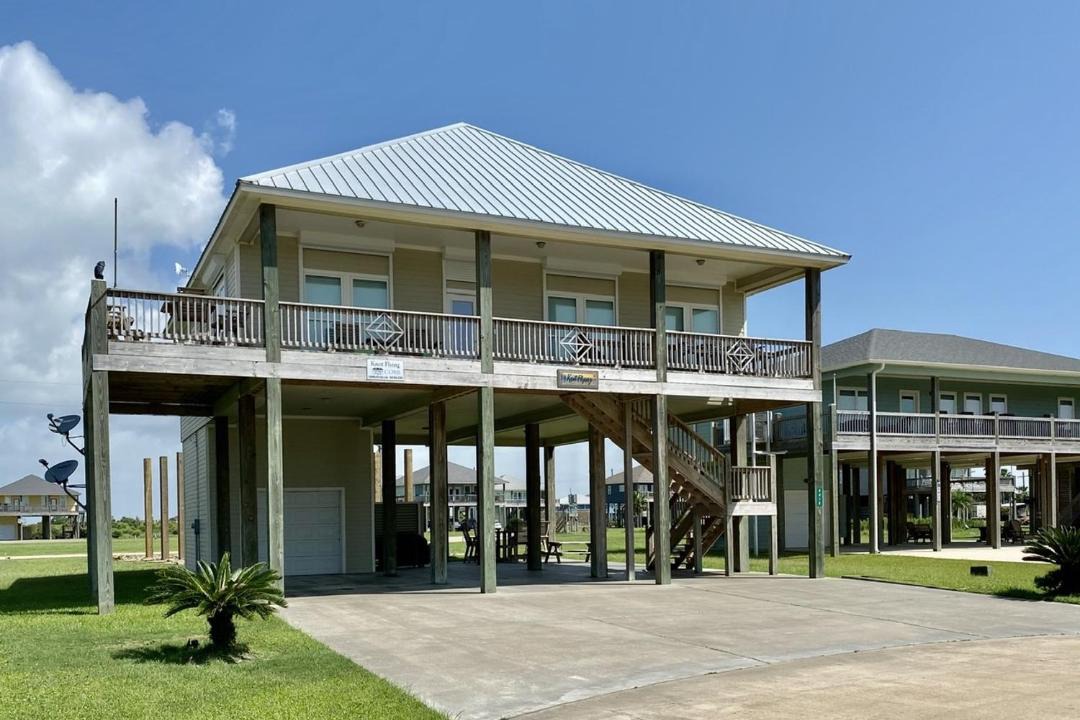 Photo of Buildings in Crystal Beach