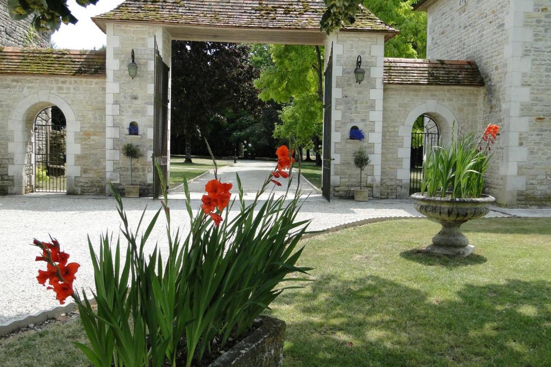 Photo of Others in Bouin