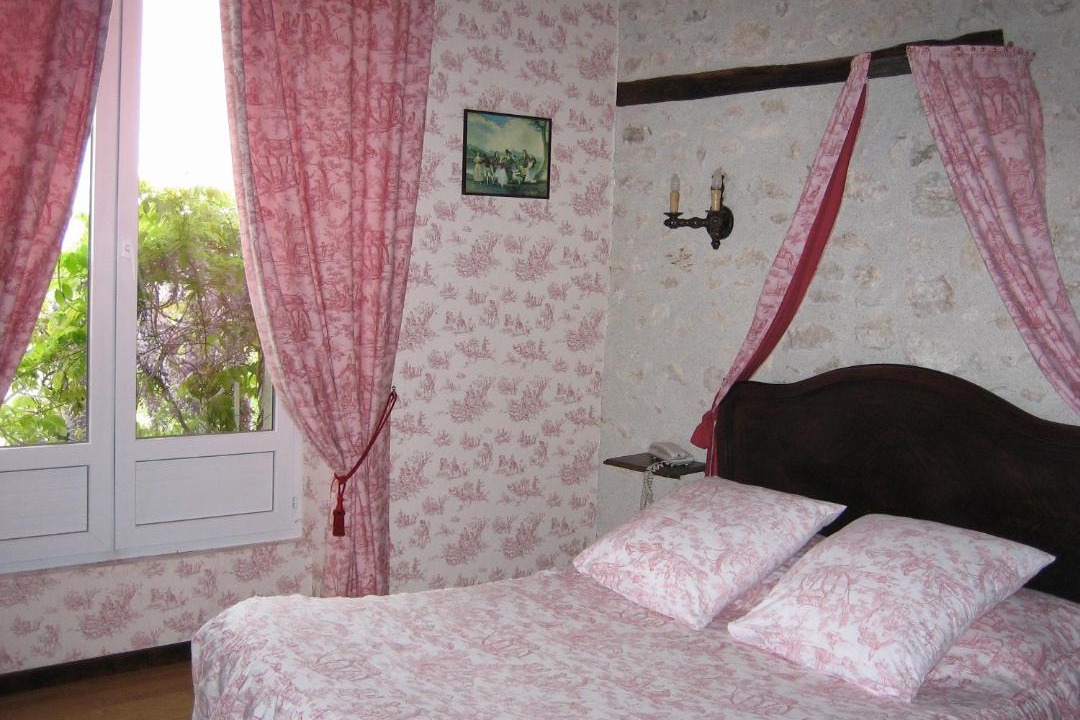 Photo of Others in Avaray