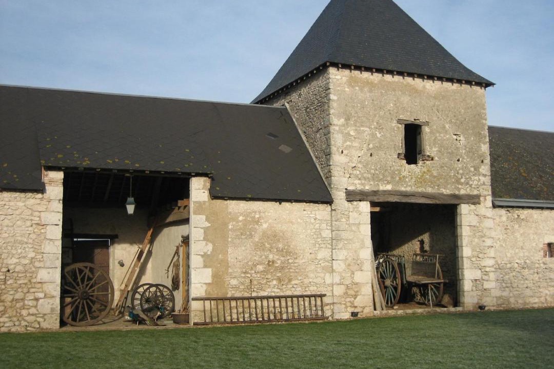 Photo of Others in Avaray