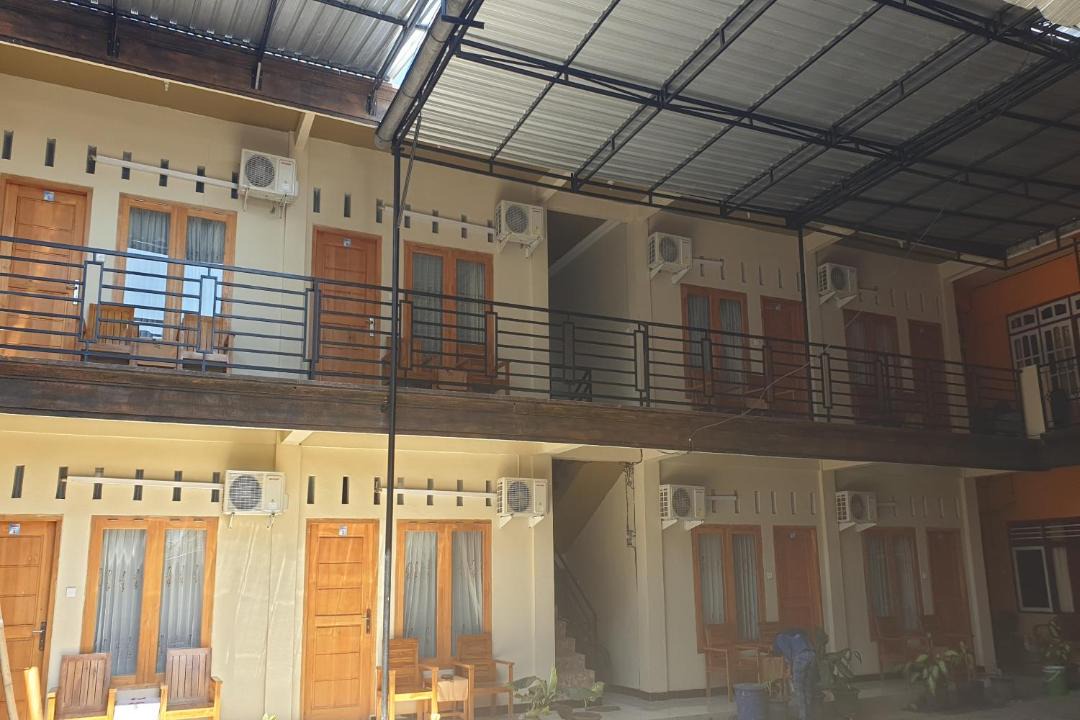 Photo of Buildings in Taliwang