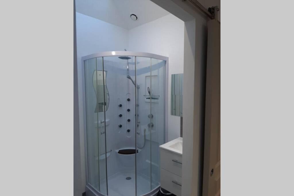 Photo of Bathroom in Vic-le-Comte