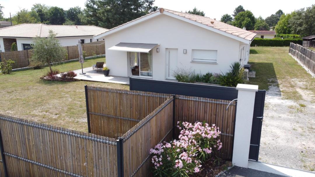 Photo of Others in Salles