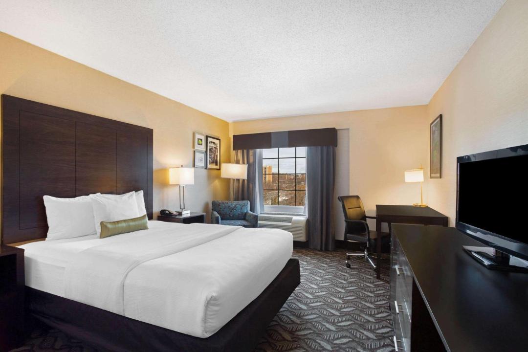 Photo of Others in Metro Center