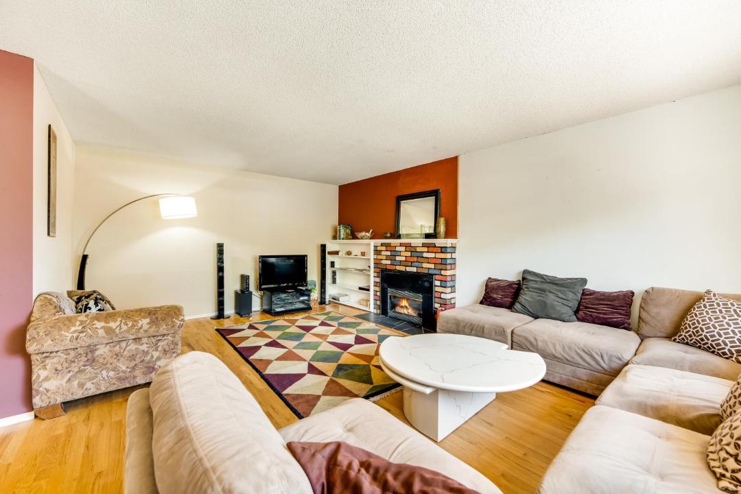 Photo of Livingroom in Westside Santa Cruz