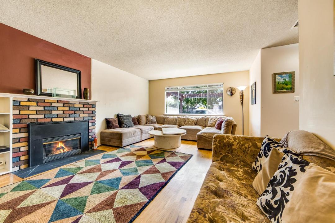 Photo of Livingroom in Westside Santa Cruz