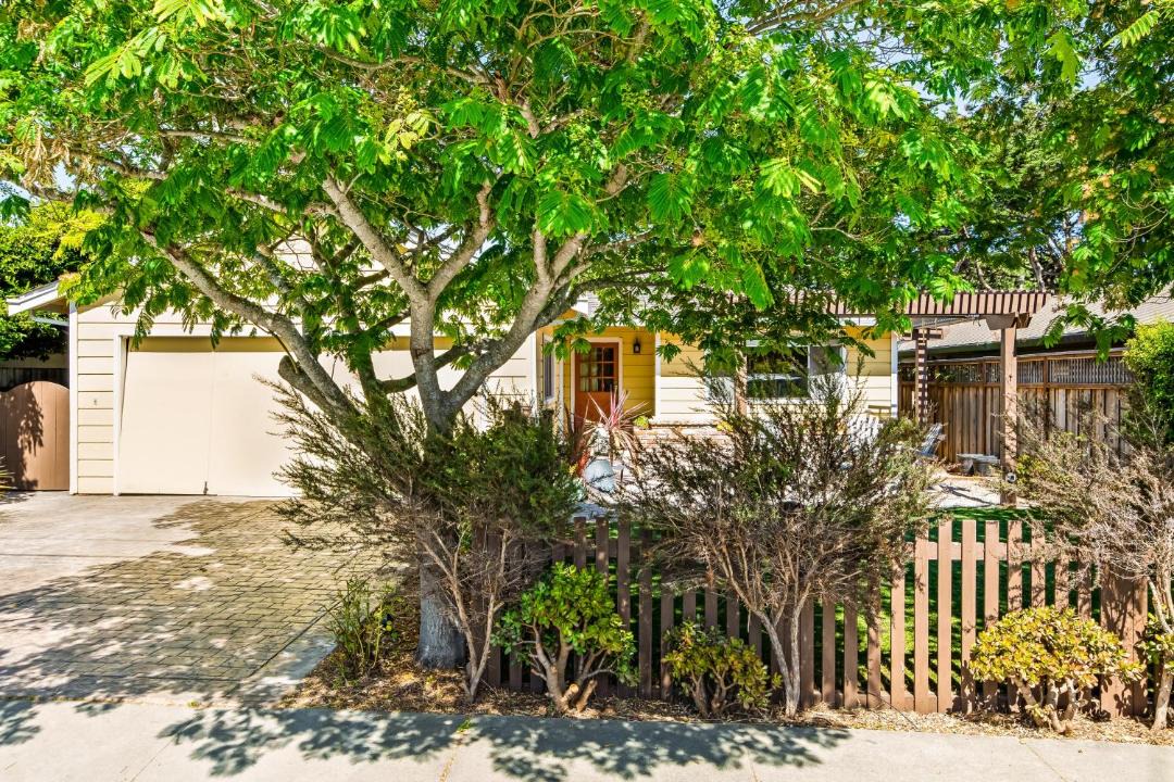 Photo of Buildings in Westside Santa Cruz
