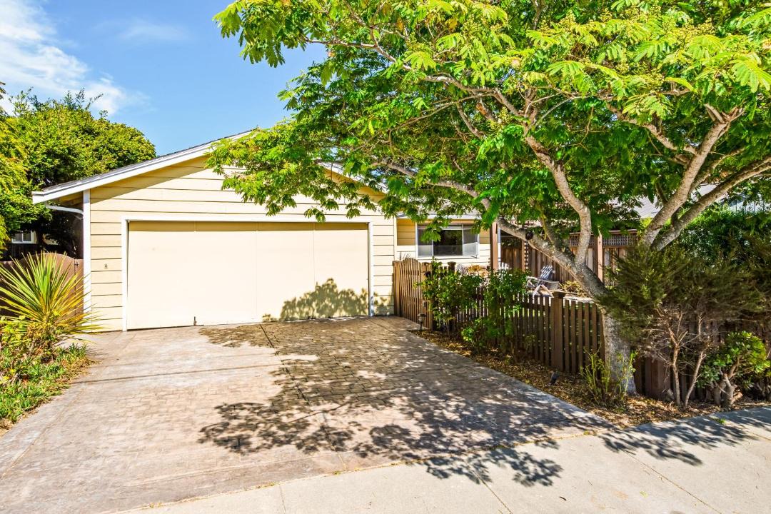 Photo of Buildings in Westside Santa Cruz