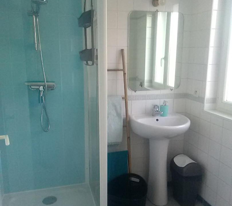 Photo of Bathroom in Rumilly